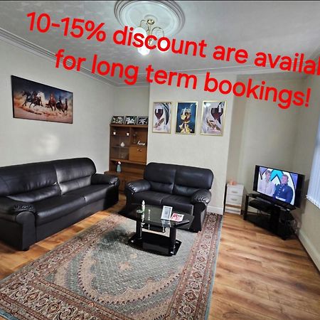 Spacious Two Bedroom House, Parking And Wifi Λιντς Εξωτερικό φωτογραφία