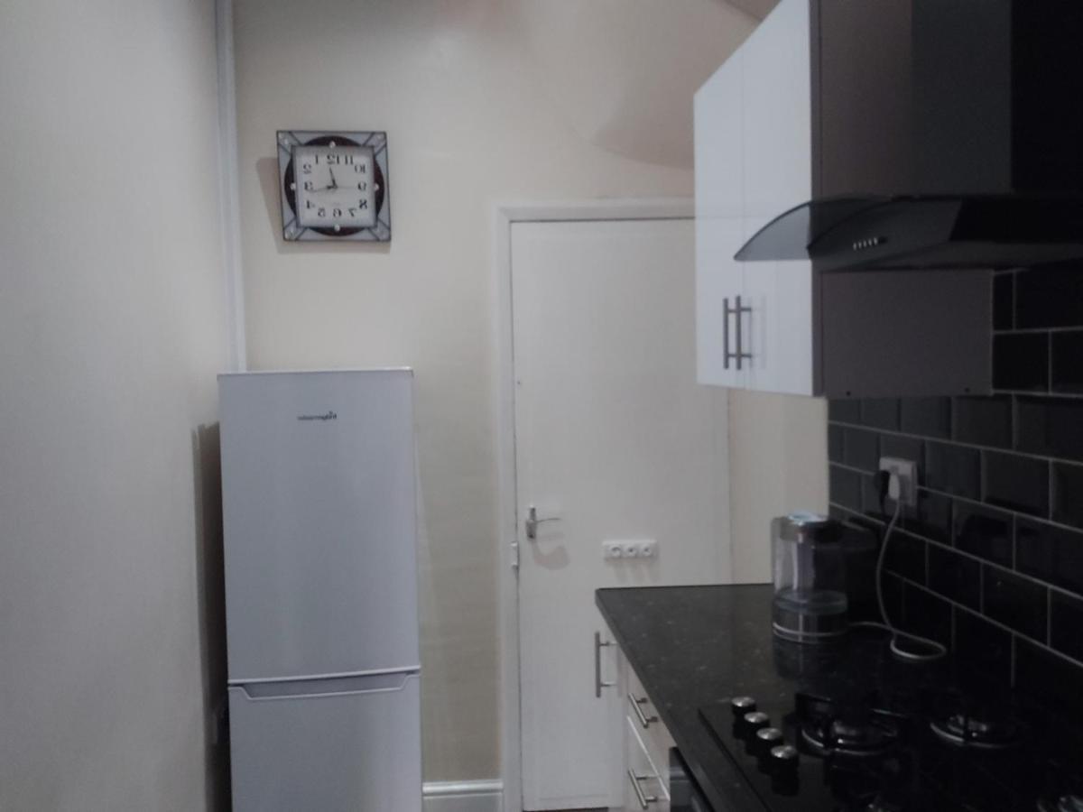 Spacious Two Bedroom House, Parking And Wifi Λιντς Εξωτερικό φωτογραφία