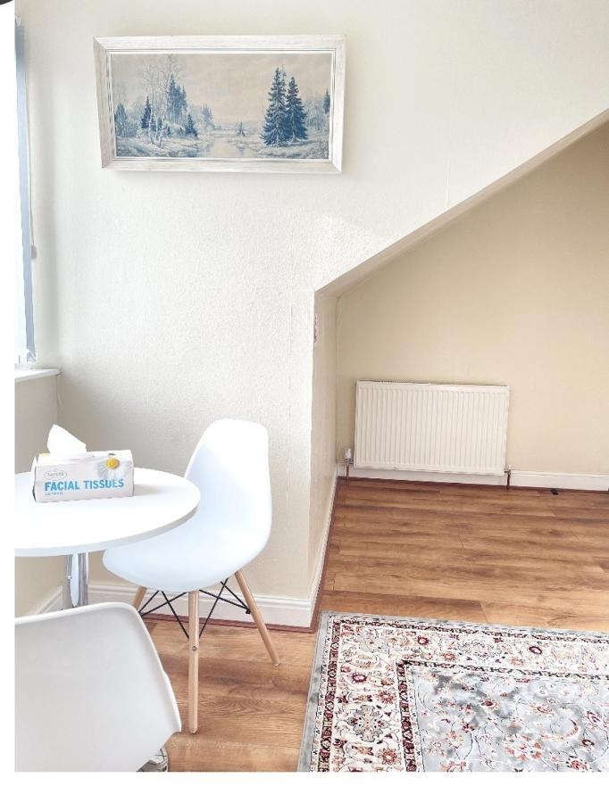 Spacious Two Bedroom House, Parking And Wifi Λιντς Εξωτερικό φωτογραφία