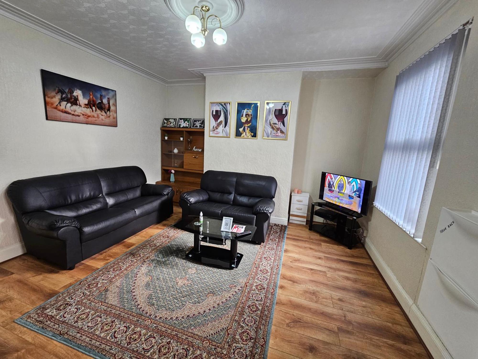 Spacious Two Bedroom House, Parking And Wifi Λιντς Εξωτερικό φωτογραφία